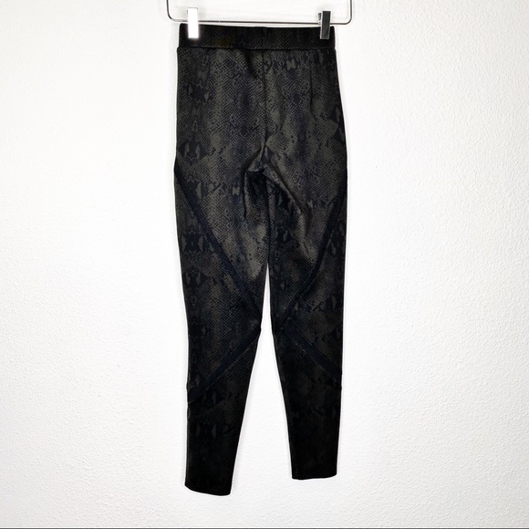 Rock & Republic Snake Print Leggings - Picture 4 of 5